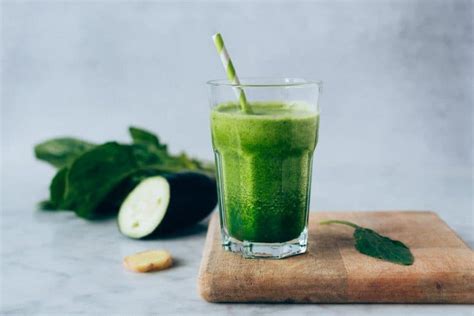 Batido Verde De Espinacas Con Manzana Y Pepino