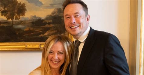 Video Of Elon Musk Goes Viral After Twitter Owner Says 2 Words In