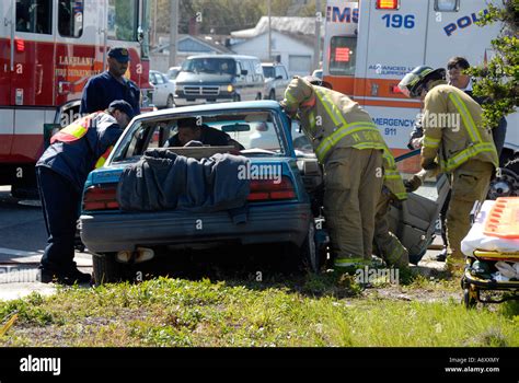 Grave Accidente Automovilístico En Lakeland Florida Central Estados