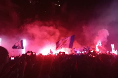 Pecah Euforia Bobotoh Sambut Persib Bandung Juara Liga 1