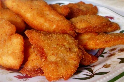 FILETES DE POLLO EMPANADOS