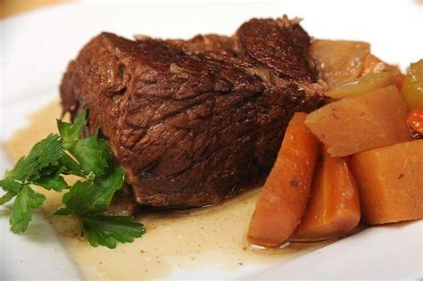 How To Crock Pot A Chuck Tender Roast Sirloin Tip