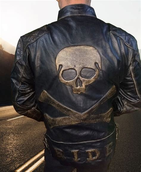 Skull Leather Jacket With Crossbones For Bikers In Black