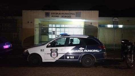 Bandidos Invadem Escola Colocam Arma Na Cabe A De Coordenadora