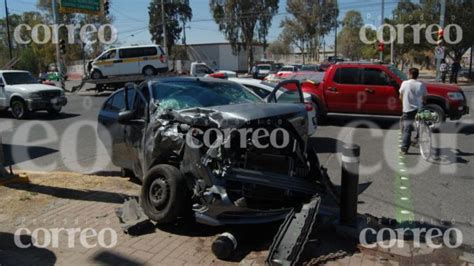 Se Pasa El Alto Y Provoca Fatal Accidente Hay Nueve Lesionados