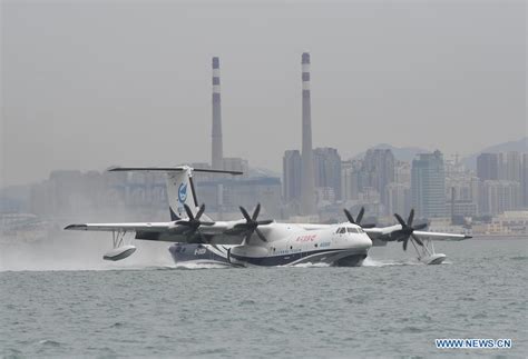 L Avion Amphibie Chinois Ag R Ussit Son Premier Vol Au Dessus De La Mer