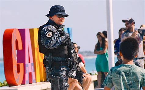 Presencia Policial No Frena La Llegada De Turistas Al Caribe Mexicano