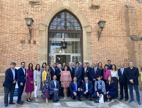 El Aula Consular De La Uma Asiste Al Izado De Bandera En La Casa De Las