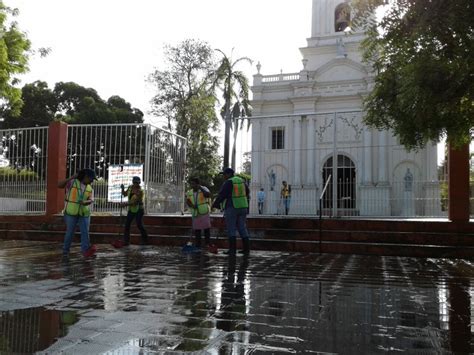 Limpian templos católicos previo a la Semana Santa