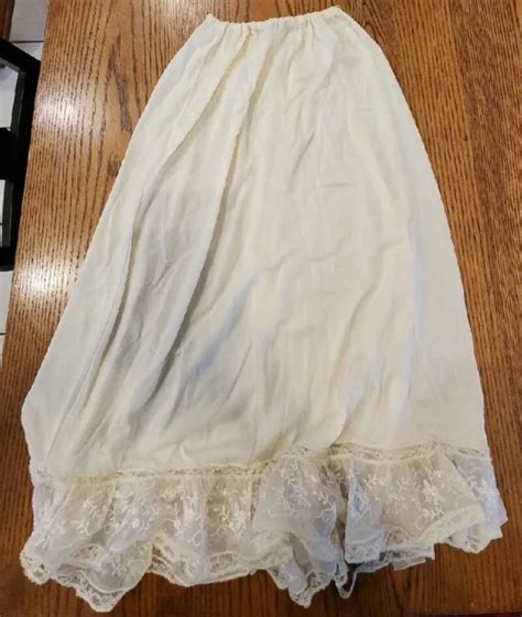 VINTAGE VAN RAALTE Half Slip Skirt Satin Nylon Lingerie Size Small 23