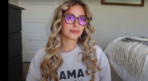 Heatless Curls With Socks Vs Scrunchies Which Method Is Better Upstyle