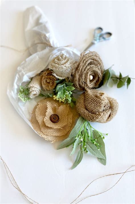 How To Make Burlap Flowers Easy Diy Tutorials