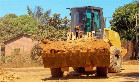 Prefeitura Realiza Recupera O Das Estradas Em Cujubinzinho E