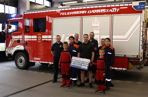 Feuerwehr Darmstadt Spende für Arheilger Kinder und Jugendfeuerwehr