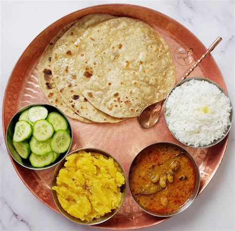 Homemade Vegetarian Festival Thali | Easy and Simple Veg.Thali - Aaichi ...