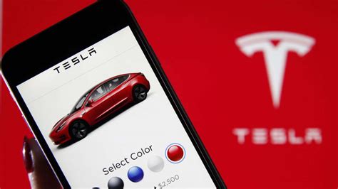 Tesla processa ex funcionário por roubar software da empresa