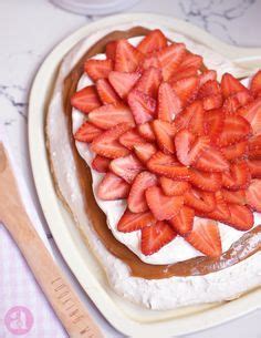 Pavlova De Almendras Dulce De Leche Y Fresas Anna S Pasteleria