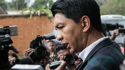 Madagascar Rajoelina Annonce Des Essais Dinjections Base Dartemisia