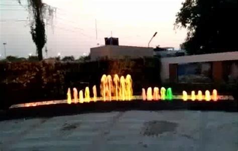 Floating Fountatin Dancing Fountain Supplier Musical Water Fountain