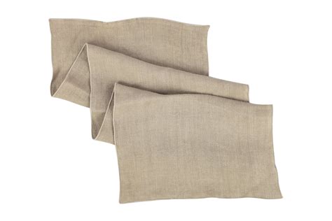 Siren løper - Dekk bordet med fine duker og dekkebrikker