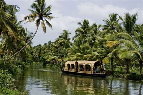 12 Top Tourist Places To Visit In South India