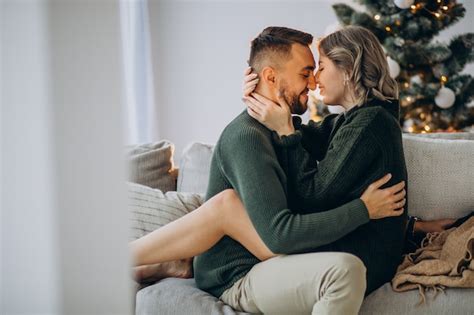 Free Photo Couple Celebrating Christmas Together At Home