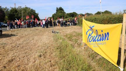 Manifestation Contre La Fermeture De L Usine Poulain C Est Le