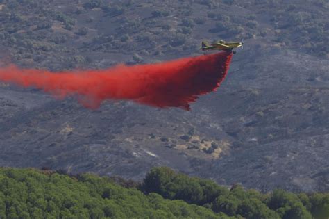 El Viento Dificulta La Extinci N Del Incendio En La Base Militar De