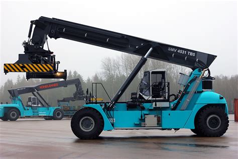 Konecranes Presents The Worlds First Hybrid Reach Stacker