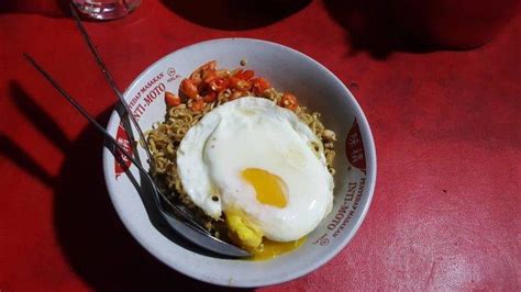 Laris Banget Warung Cak Su Jual Indomie Viral Laku Hingga Porsi