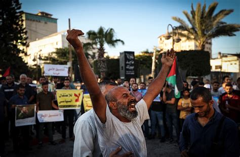 معاناة المعتقل السياسي أنس حمدي في سجون السلطة الفلسطينية