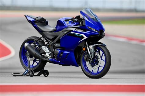 2025 Yamaha YZF R3 And R7 Preview Rider Magazine