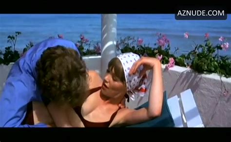 Glenda Jackson Bikini Scene In A Touch Of Class AZNude