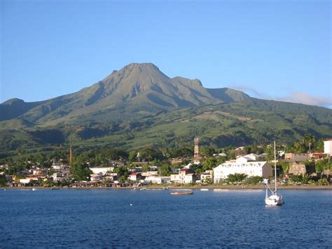 Mount Pelée,source of the largest volcanic disaster of the 19th century. : r/Volcanoes