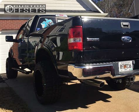 2004 Ford F 150 With 20x12 44 Moto Metal Mo970 And 33125r20 Federal Couragia Mt And Leveling