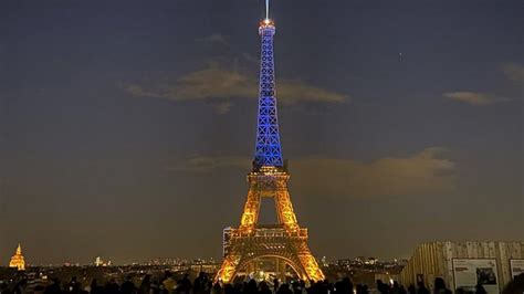 Eiffel Tower Lights Up In National Colours Of Ukraine The Daily Star