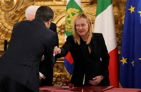 Giorgia Meloni Asumi Como Primera Ministra De Italia