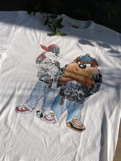 Vintage 90s Looney Tunes Bugs Bunny Taz Wearing Graphic Tee Bootleg