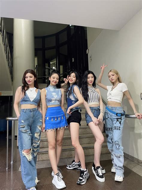 ITZY Finally Wear Their New 'SNEAKERS' on July 15 | KpopStarz