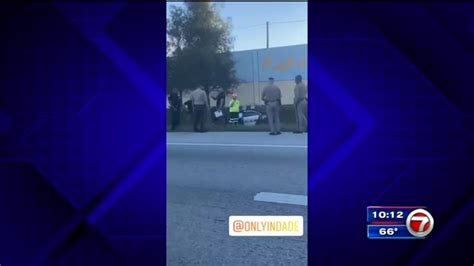 Miami Beach Police Officer Ok After Crashing Into Tree On Turnpike In Miami Gardens Wsvn 7news