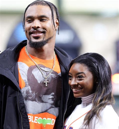 Simone Biles Makes Whirlwind Trip to Chicago with Hubby - PureWow