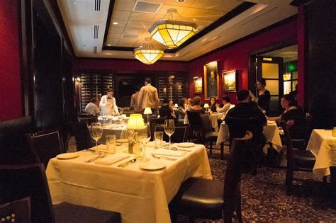 The Capital Grille Fine Dining Restaurant In Boston Ma