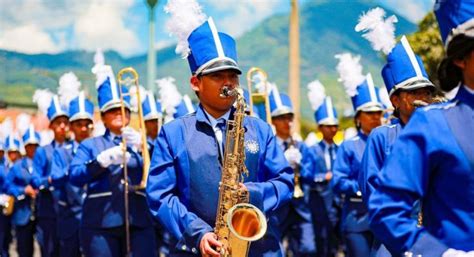 Banda El Salvador Realiza Debut En El Desfile De Independencia