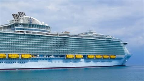 Royal Caribbean Cruise Ship Rescues Sinking Boat