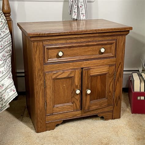 PAIR PENNSYLVANIA HOUSE SOLID OAK BEDSIDE CABINETS