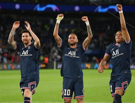 Video Psg Shows Off 2022 23 Home Kits With New Sponsor