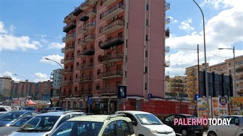 Via Galilei Lampioni Accesi Anche Di Giorno Segnalazione A Palermo