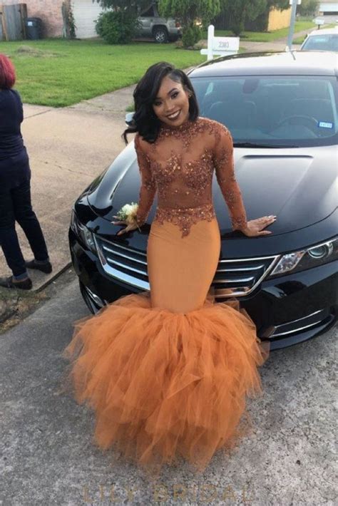 Pin By 𝒫𝓇𝒶𝒹𝒶𝒟𝑜𝓁𝓁 🧚🏽‍♀️💗 On Promhoco Orange Prom Dresses Prom Girl