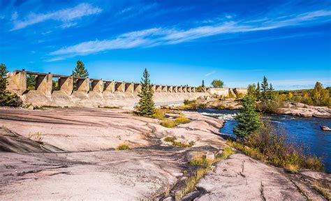 Attractions & Places to Visit in Manitoba | PlanetWare