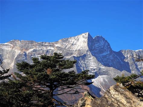 ヒマラヤ街道シェルパ族の村 クムジュン村 旅と暮らしの風景フォト あさひゆうこのブログ